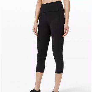 Lululemon High-Rise Crop Leggings in Black Size 6